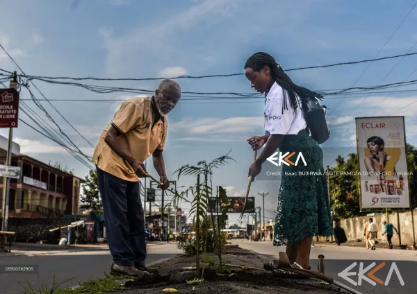 Generations Gathered Around a Tree ©Isaac Bujirwa | Sote Pamoja DRC & FCRJ London